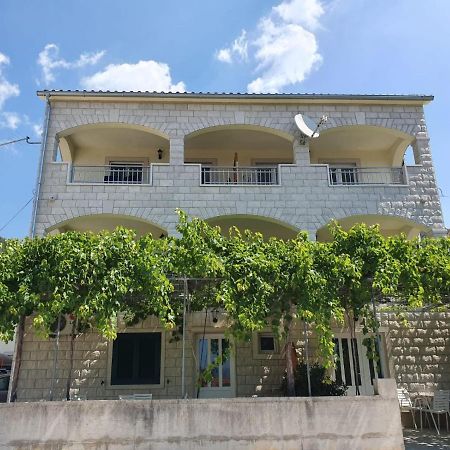 Apartments Gojevic Bol Exterior photo