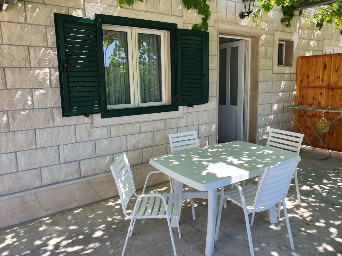 Apartments Gojevic Bol Exterior photo
