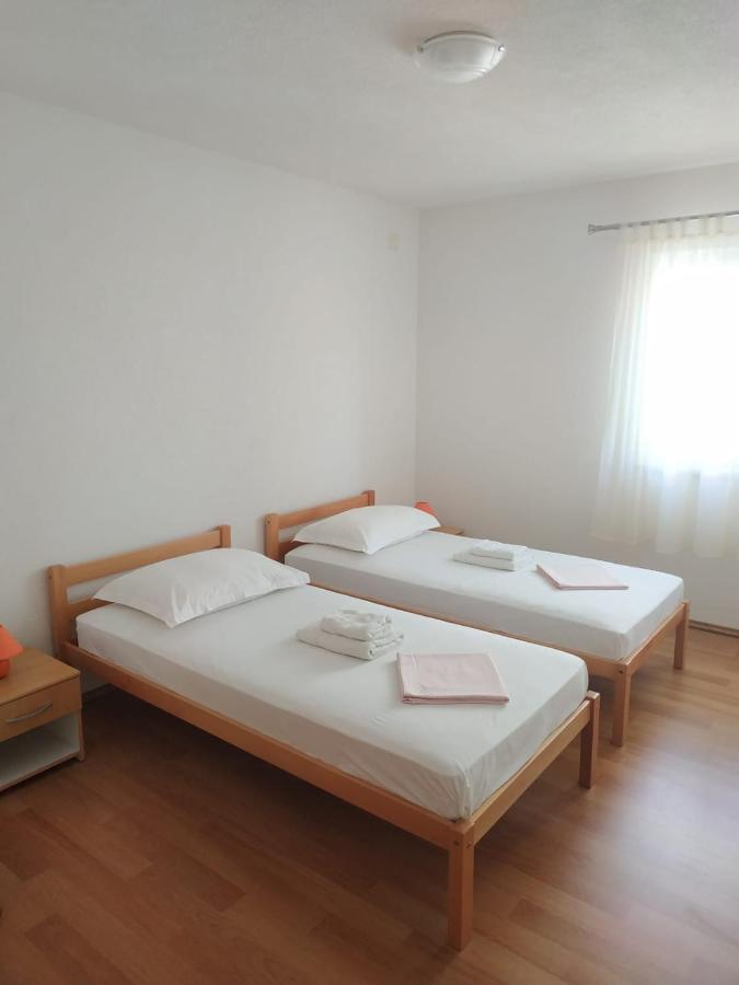 Apartments Gojevic Bol Exterior photo