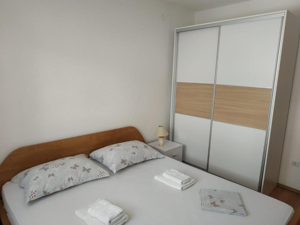 Apartments Gojevic Bol Exterior photo