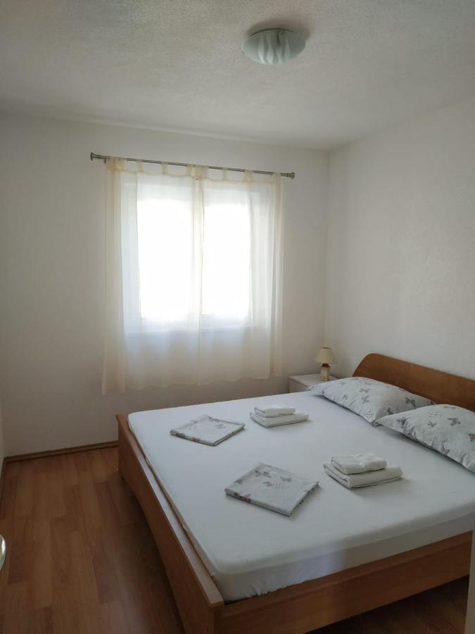 Apartments Gojevic Bol Exterior photo