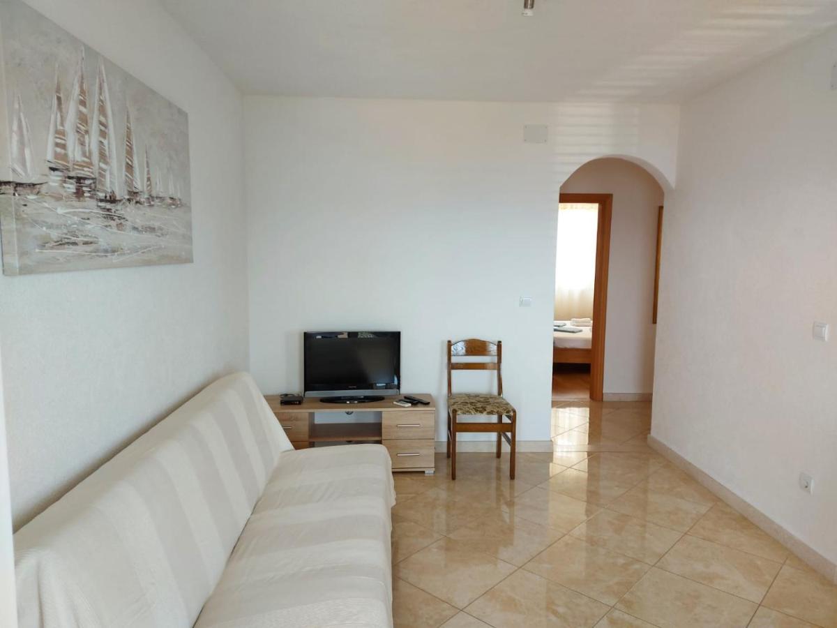 Apartments Gojevic Bol Exterior photo