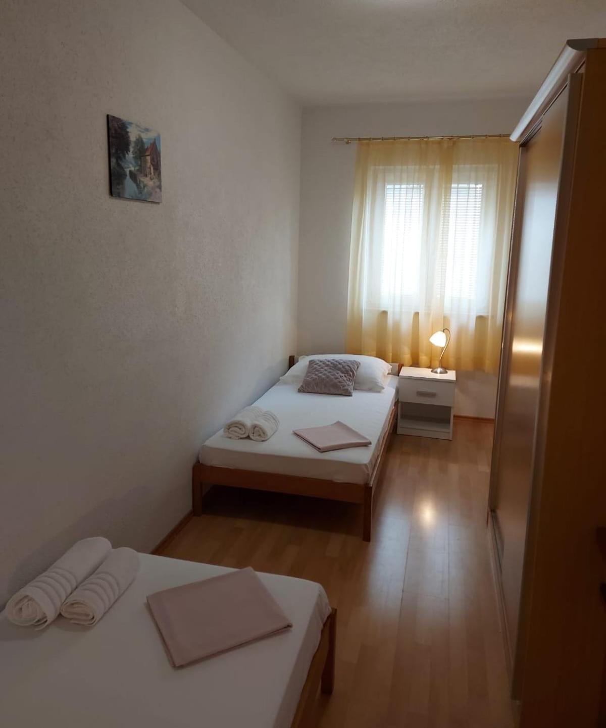 Apartments Gojevic Bol Exterior photo