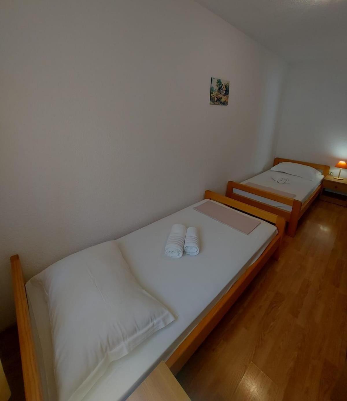 Apartments Gojevic Bol Exterior photo