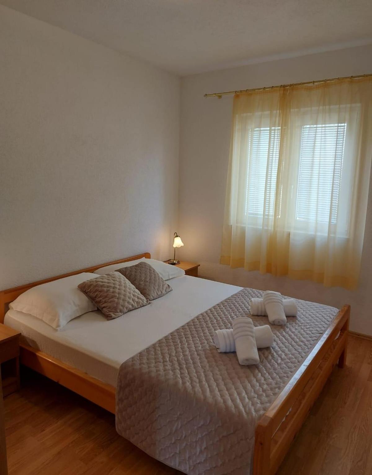 Apartments Gojevic Bol Exterior photo