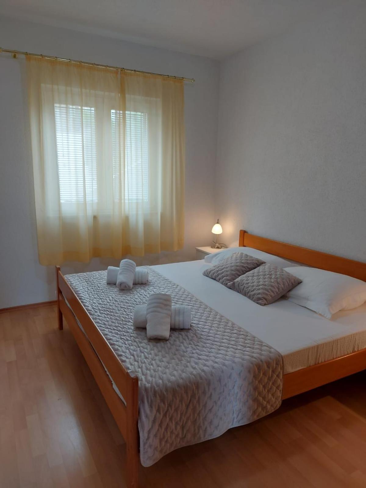 Apartments Gojevic Bol Exterior photo